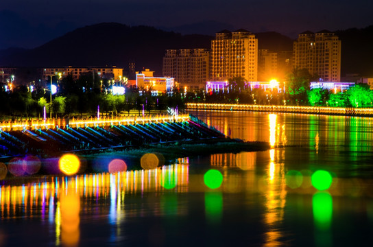 安福泸水河夜景