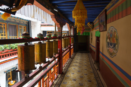 藏式民居走廊