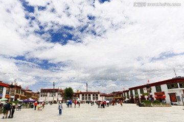 西藏拉萨大昭寺广场