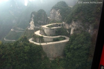 张家界天门山盘山路