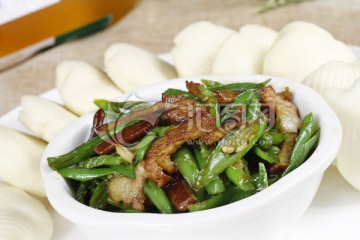 荚膜小炒肉