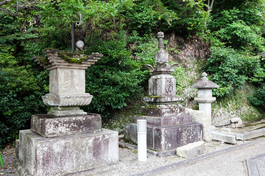 清水寺塔林