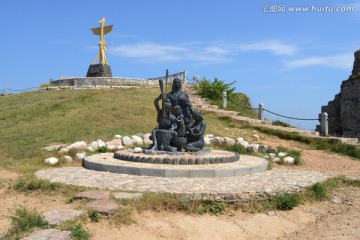 长岛九丈崖景区原始部落雕塑