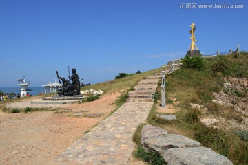 长岛九丈崖景区原始部落雕塑