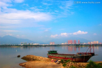 美丽的乌龙江畔