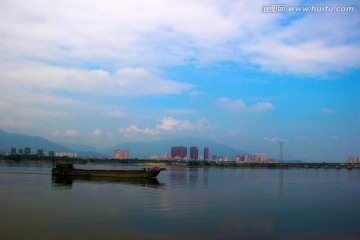 美丽的乌龙江畔