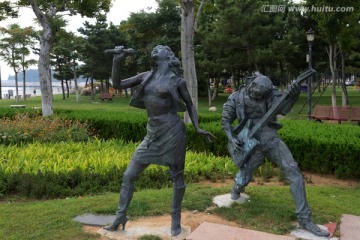 威海幸福公园铜雕像