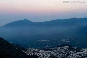 元阳梯田 多依树日出风光