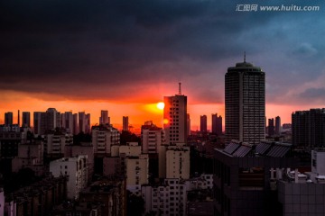 城市落日