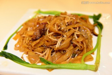 干炒牛河 牛肉炒河粉 粤菜主食