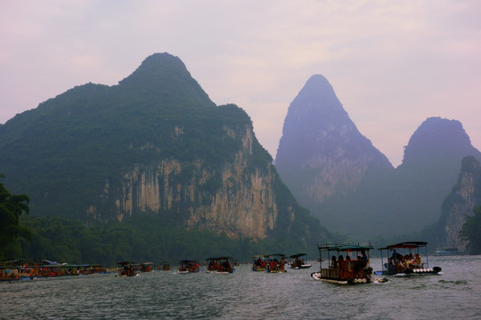 漓江山水美景 竹筏游景