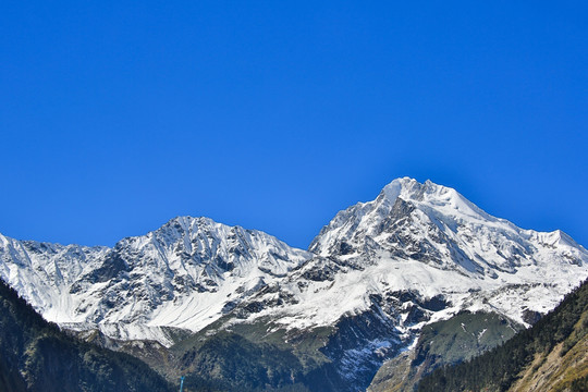 贡嘎雪山