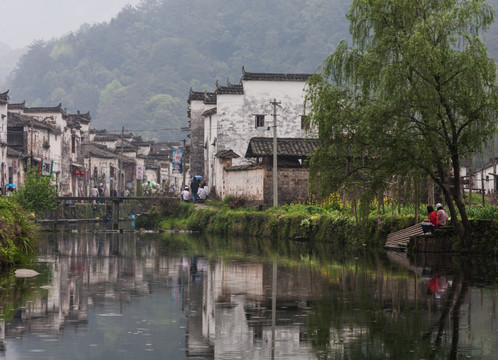 理坑村 临水而居 绿树 学生