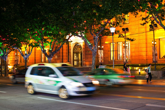 上海淮海路夜景 商业街 汽车