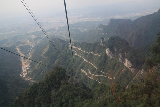 张家界天门山盘山公路