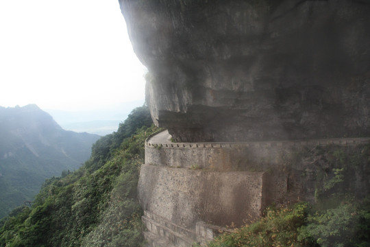 张家界天门山盘山公路