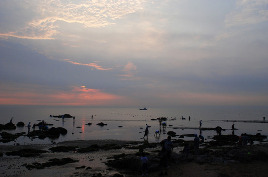 鸽子窝公园日出 赶海拾贝 天空