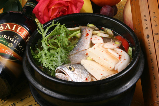 韩式石锅烧黄鱼