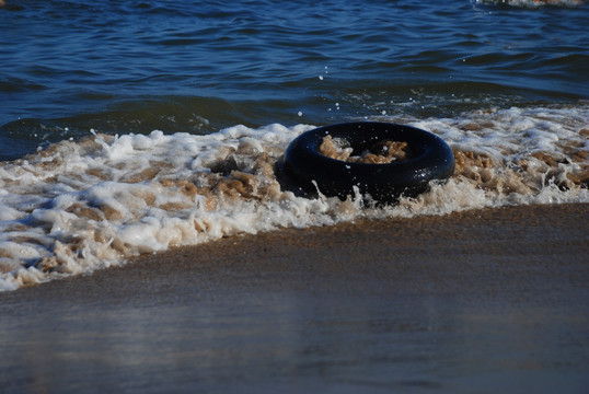 北戴河 沙滩 海水  救生圈