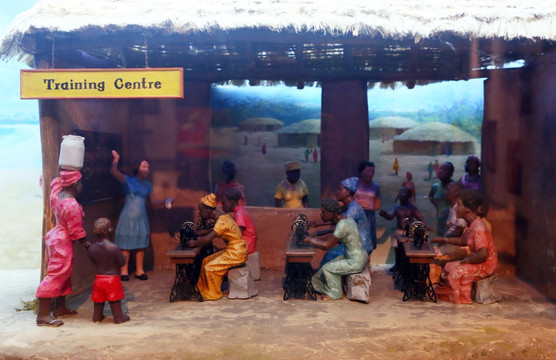 非洲妇女培训中心雕塑