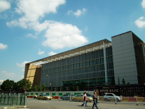 南京图书馆 蓝天白云