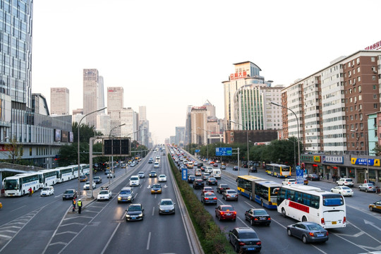 北京东三环南路