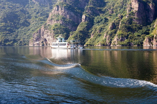 燕塞湖 游船