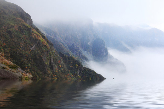 水中仙山