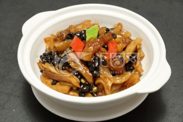黑豆煮蹄筋