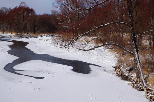 冰封的河流
