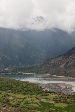 雅鲁藏布大峡谷 竖片 竖构图