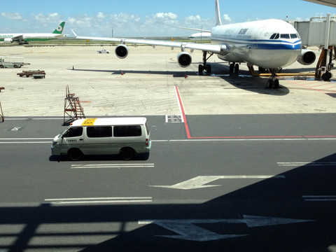 停机坪 机场 飞机