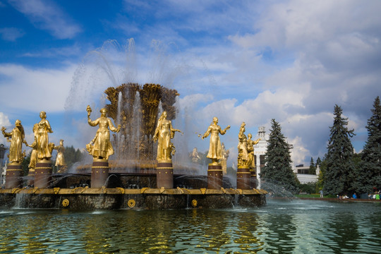 全俄展览中心金色喷泉雕塑