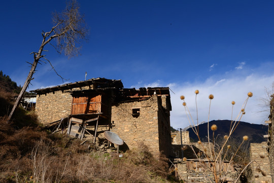 米亚罗藏族村庄遗址