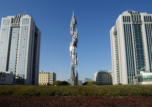 北京上地开发区标志雕塑腾龙升空