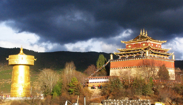 香格里拉大佛寺