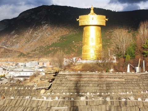 香格里拉大佛寺转经筒