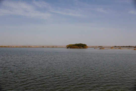 湖景秋色