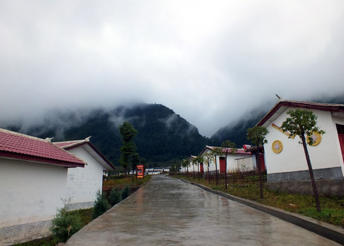 螺髻山马厂坪彝家新寨