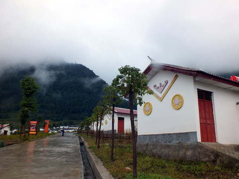 螺髻山马厂坪彝家新寨