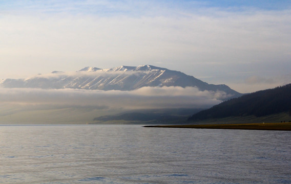 雪山湖