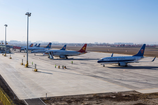 新疆 机场