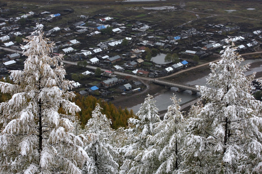 雾凇 山村