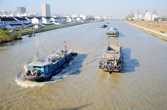 京杭大运河的的货船