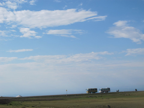 山区旅游车