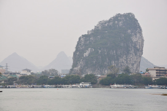 漓江水山