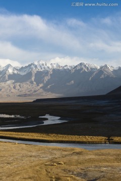 雪山 河流