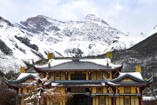 黄龙寺雪景