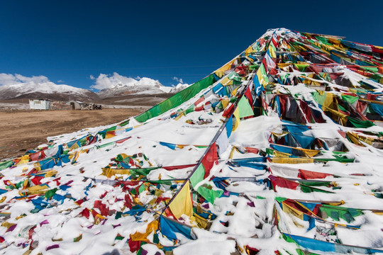 五彩经幡 念青唐古拉山脉 神山