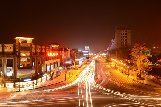 都江堰夜景街道